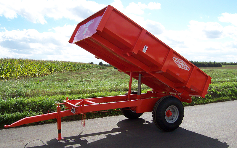 Benne agricole monocoque un essieu